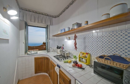 Praiano Apartment | La Casetta in Praiano along via Umberto I, 98