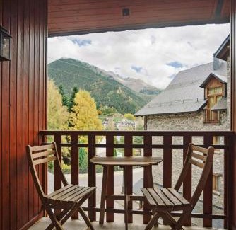 Sallent de Gallego Apartment | La Casita del Arbol by Cardi Suites