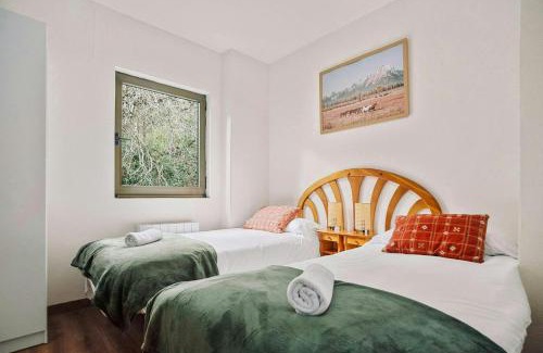 Sallent de Gallego Apartment | La Casita del Arbol by Cardi Suites