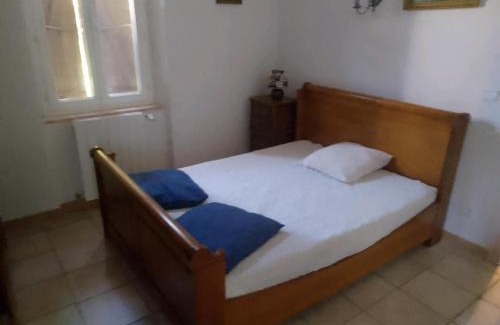 Allegre Les Fumades Apartment | La Chaumière