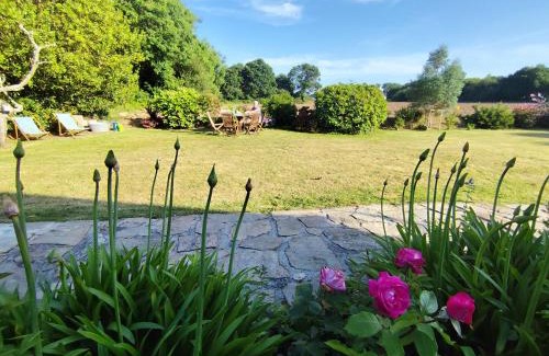 Plouezec House | La clé des falaises Meublé de tourisme 3 étoiles avec petite vue mer et au bord du GR 34
