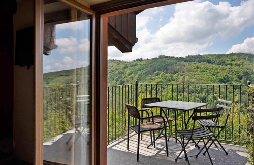 Cerretto Langhe Apartment | La Corte di Langa Alloggio Topazio