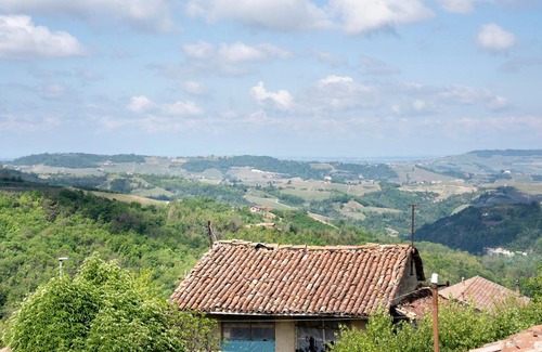 Cerretto Langhe Apartment | La Corte di Langa Alloggio Topazio