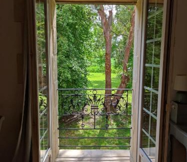 Mosles House | La Cour Souveraine - Chambre d'hôtes La Péninsule