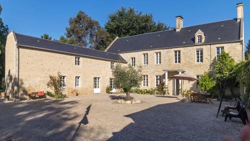 Mosles House | La Cour Souveraine - Chambre d'hôtes La Péninsule