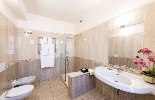 Menaggio Hotel | La Dependance Menaggio