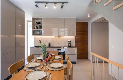 Makrys Tichos Villa | La Divina Villa (Eftihia)