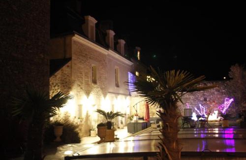 Chinon House | La Douce France Trianon