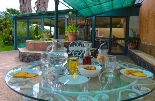 Viagrande Bed & Breakfast | La Fagianaia