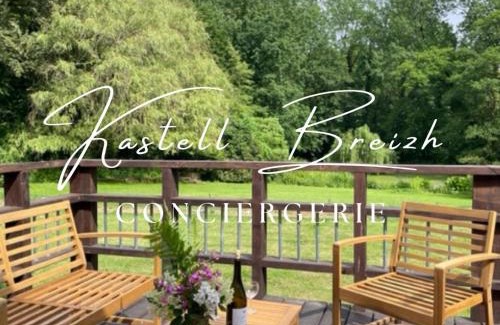 Saint-Gilles-Pligeaux House | La familiale du manoir de Kerollivier