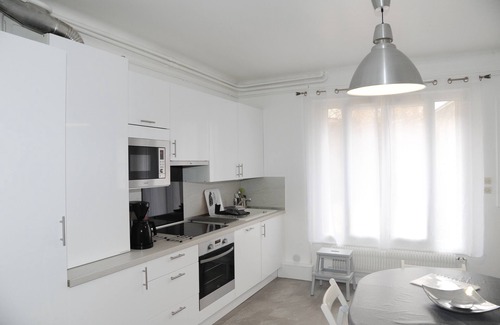 Longjumeau House | La Ferme de Balizy, private gîte with garden & parking. Near Paris Saclay Massy.