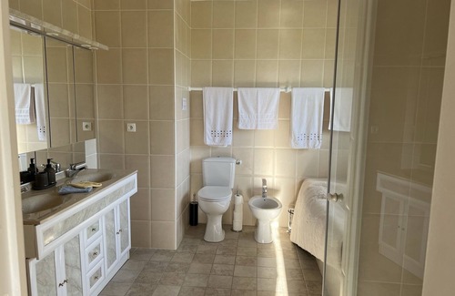 Sainte-Mere-Eglise Bed & Breakfast | La Fiere Bridge Guesthouse