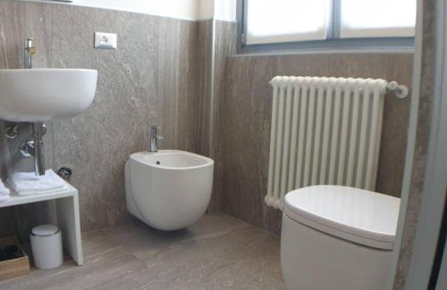 Cataeggio Apartment | LA FINESTRA SUL FIUME-GRAZIOSA MANSARDA.CIR 014O74