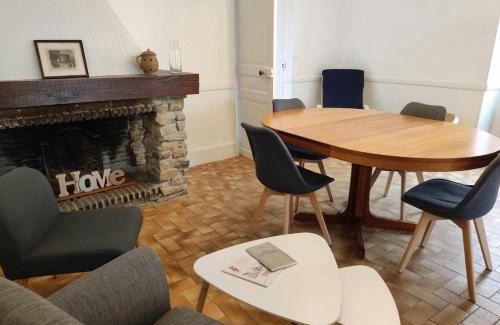 Ternay House | La glycine