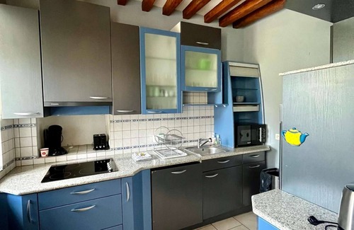 Saint-Come-de-Fresne House | La Glycine, with pool access and jacuzzi