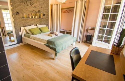 Saussens Bed & Breakfast | La Grande Arche de Gaïa