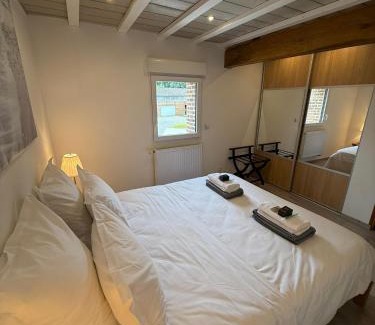 Cambron House | La grange des rosiers