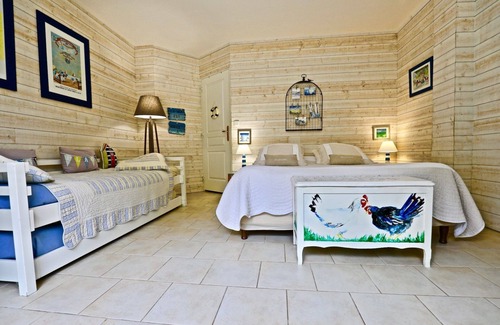 Bonneville-sur-Touques Bed & Breakfast | La Longère