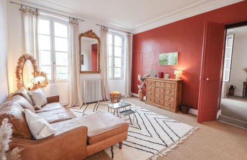 Apt Apartment | La Madone