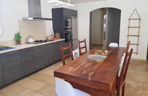 Croagnes Villa | La Maison des Vacances Lub'heureux. With swimming pool, in the heart of the Luberon!