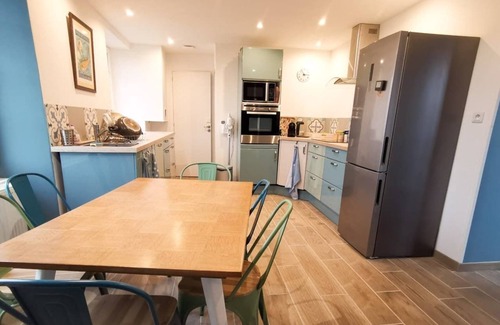 Siouville-Hague House | La maison bleue du surfeur face à la mer 6 persons