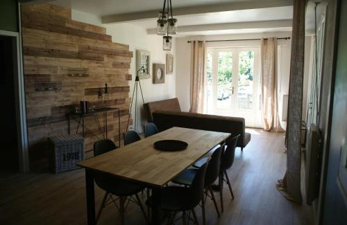 Salon House | La maison d à côté