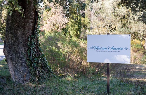 Montsegur-sur-Lauzon House | La Maison d'Amédée