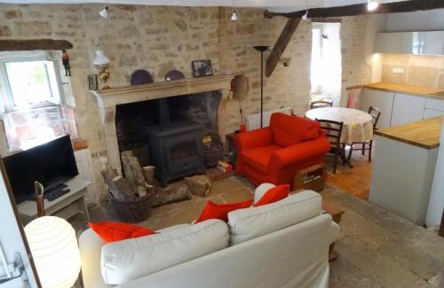 Flavigny-sur-Ozerain House | La Maison de Pierre