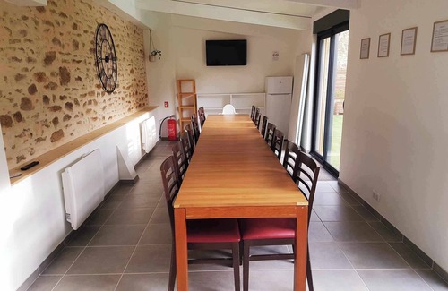 Peyrat-de-Bellac House | La maison de l'Anglaise - Gîte sleeps 15