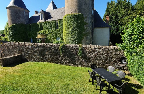 Padirac House | La Maison du Garde: typical Quercy house at the foot of the château.