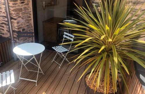 Landerneau House | La Maison du Quai Triplex de charme 4 étoiles en hyper centre avec SPA