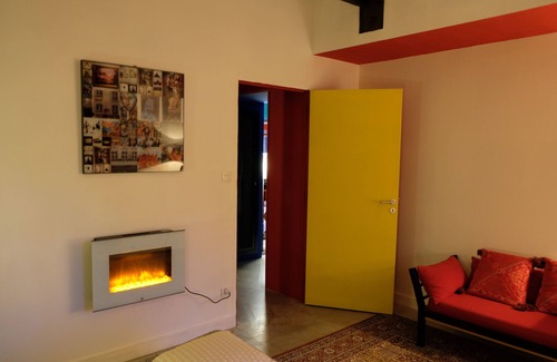 Parigne House | La Maison Jaune à la Janaie