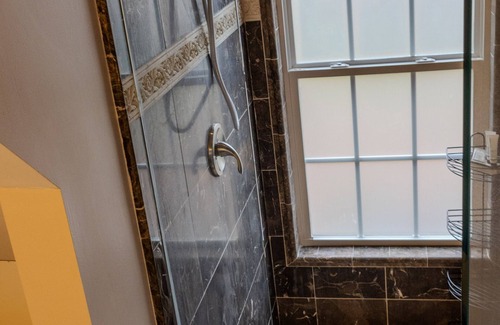 Greensboro Apartment | La Maison Le Bain: A Beautiful Private Studio Style Room