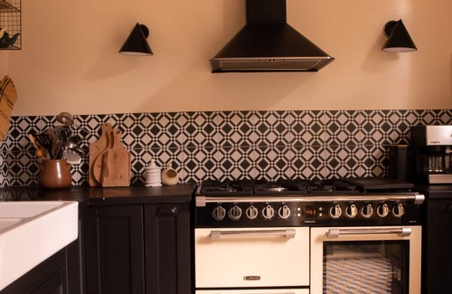 Saint-Sauveur-en-Puisaye House | La maison Maroc, a house nestled in a 2-hectare park