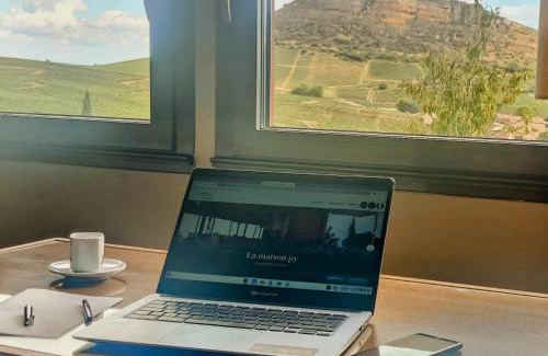 Vergisson Bed & Breakfast | La maison py