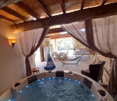 Sainte-Valiere House | La maison SPA, PISCINE et CLIMATISATION