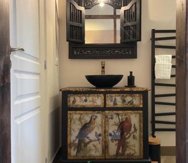 Veuzain-sur-Loire Bed & Breakfast | La Maison Voyage Bed and Breakfast