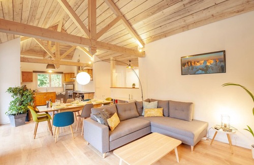 Aix-les-Bains Villa | La Maisonnette-Aix | House with Garden in Aix-les-Bains