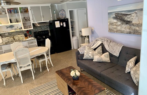 Kiska Beach Cottage | La Maria - Sunnyside Breeze Cottage/Walking Distance to Laguna Beach
