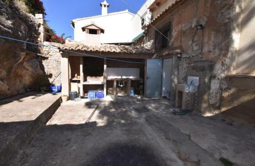 Chulilla House | La Muralla Del Castillo