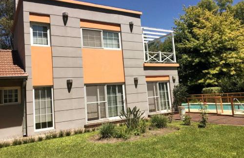Villa Udaondo House | La Naturaleza de Parque Leloir en Familia