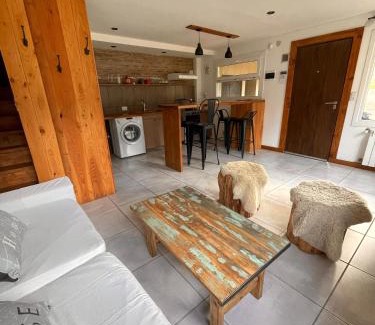 San Carlos de Bariloche House | La Pampita en Villa Arelaquen Casa M14