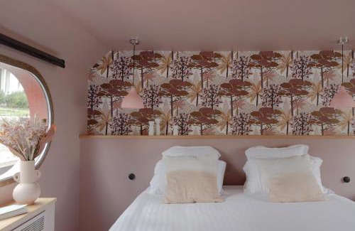 Aigues-Mortes Bed & Breakfast | LA PENICHE - Bed And Bicycle - Aigues Mortes