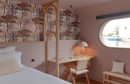 Aigues-Mortes Bed & Breakfast | LA PENICHE - Bed And Bicycle - Aigues Mortes