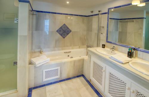 Bahia de Casares Apartment | La Perla De La Bahia