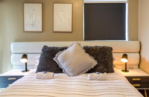 Greater Johannesburg Metropolitan Area Apartment | La Petit Bordeaux