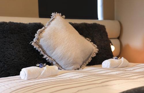 Greater Johannesburg Metropolitan Area Apartment | La Petit Bordeaux