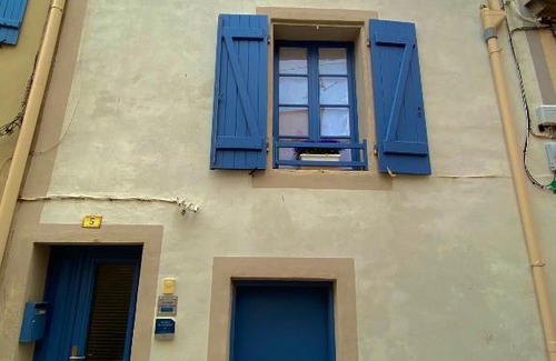 Gruissan House | La petite maison bleue