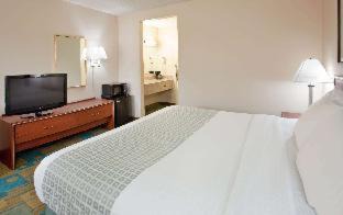 Clive Hotel | La Quinta by Wyndham Des Moines West Clive