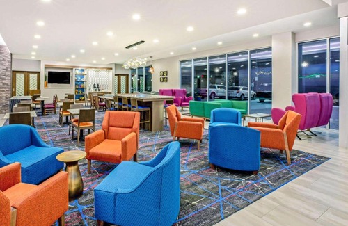 Brazos Hotel | La Quinta by Wyndham Waco Baylor Downtown